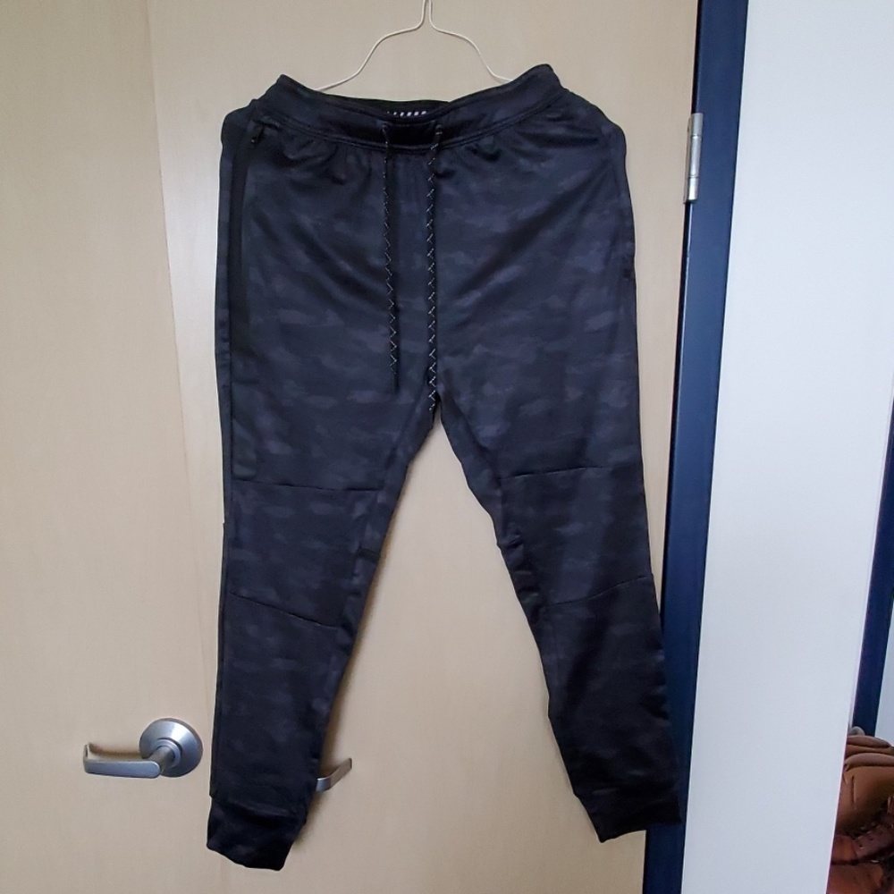 American Eagle Grey Camo Jogger Pants